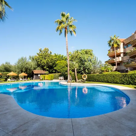 Apartment Stunning 2bedroom In Magna Marbella, With 3 Swimming Pools,wifi