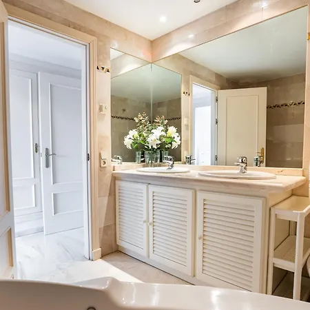 Stunning 2bedroom In Magna Marbella, With 3 Swimming Pools,wifi *